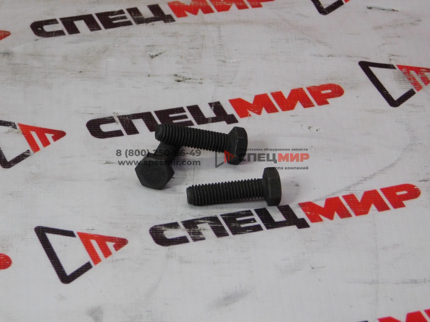 Болт крепления демпфера Cummins M14x1.50x35 3906733 1