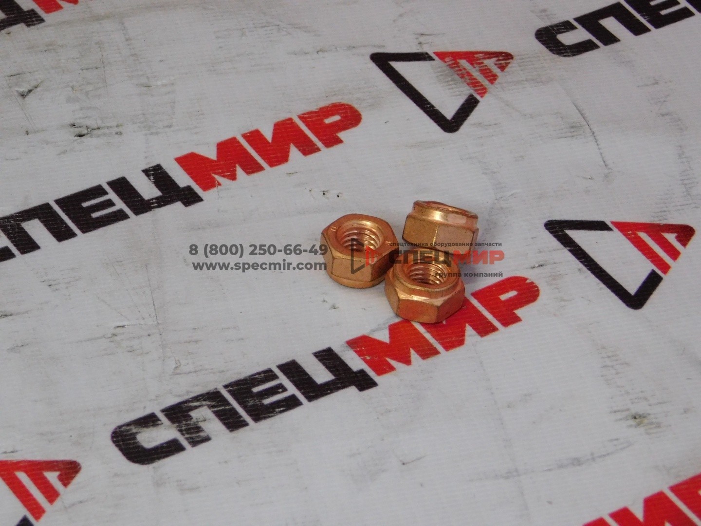Гайка коромысла клапана Cummins 6CT 3927692 1